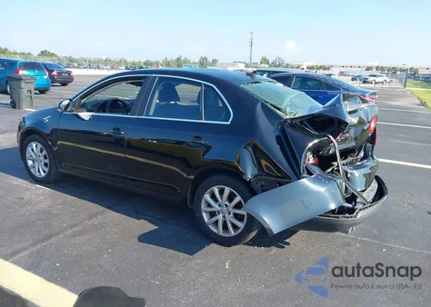 2010 Volkswagen Jetta Se z USA, uszkodzony, nr VIN 3VWRX7AJ2AM060635